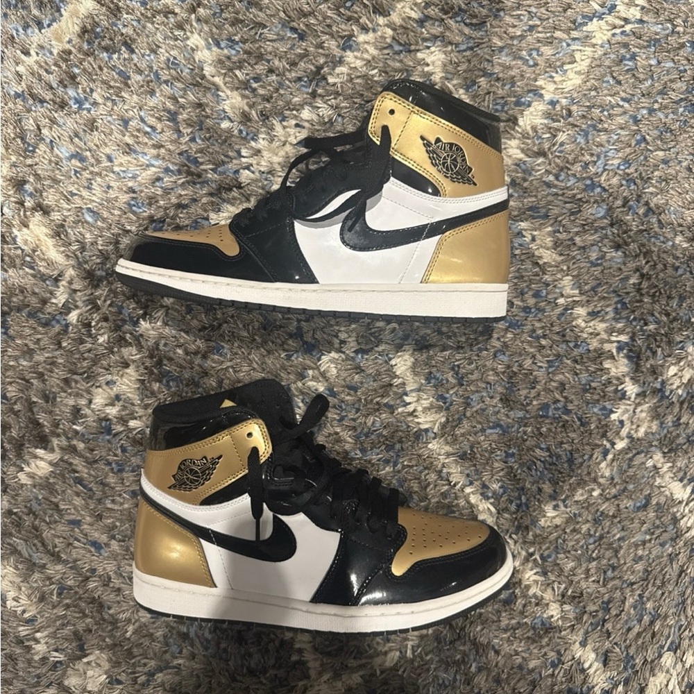 Jordan 1 Gold Toe